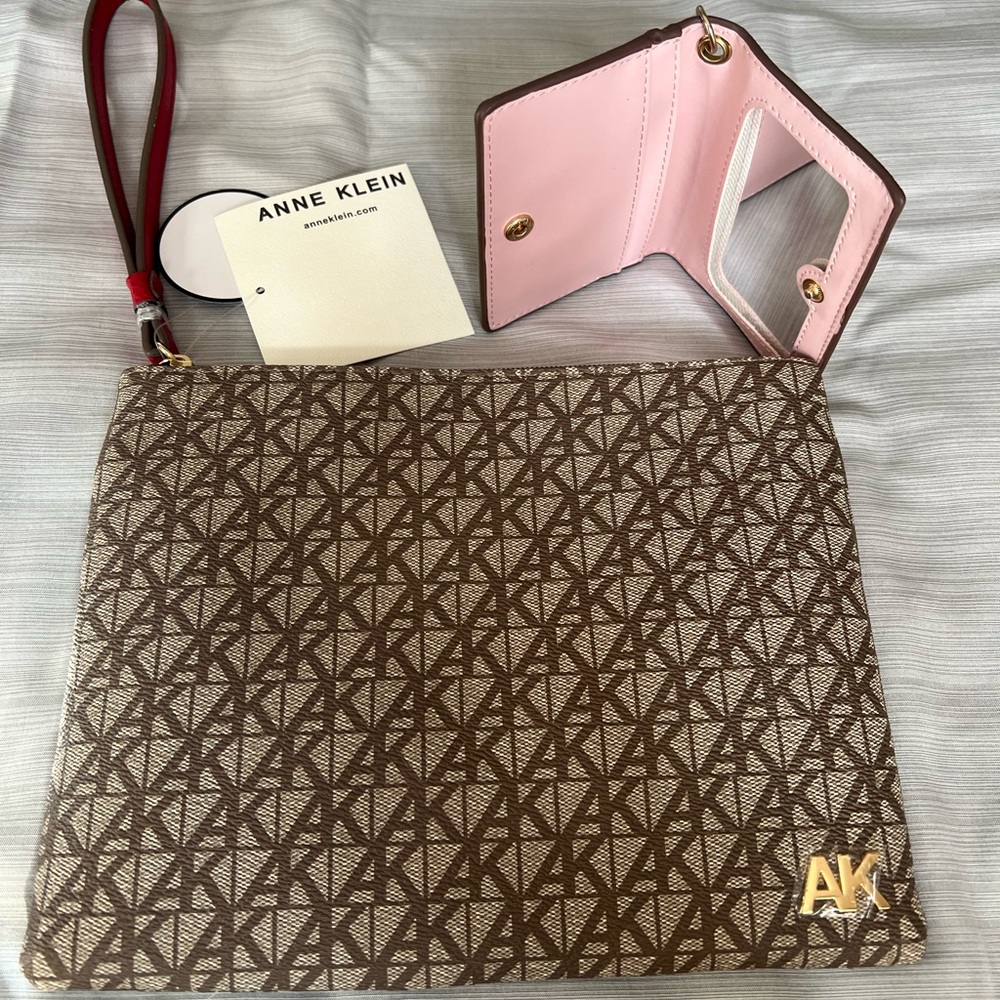 AK wristlet and matching I’d credit purse with keychain - Picture 3 of 3